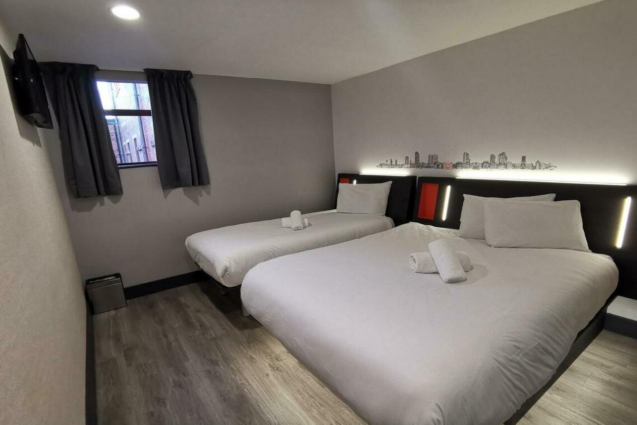 Easyhotel Cardiff Esterno foto