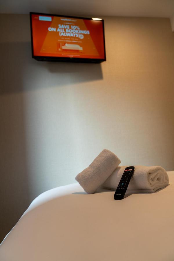Easyhotel Cardiff Esterno foto