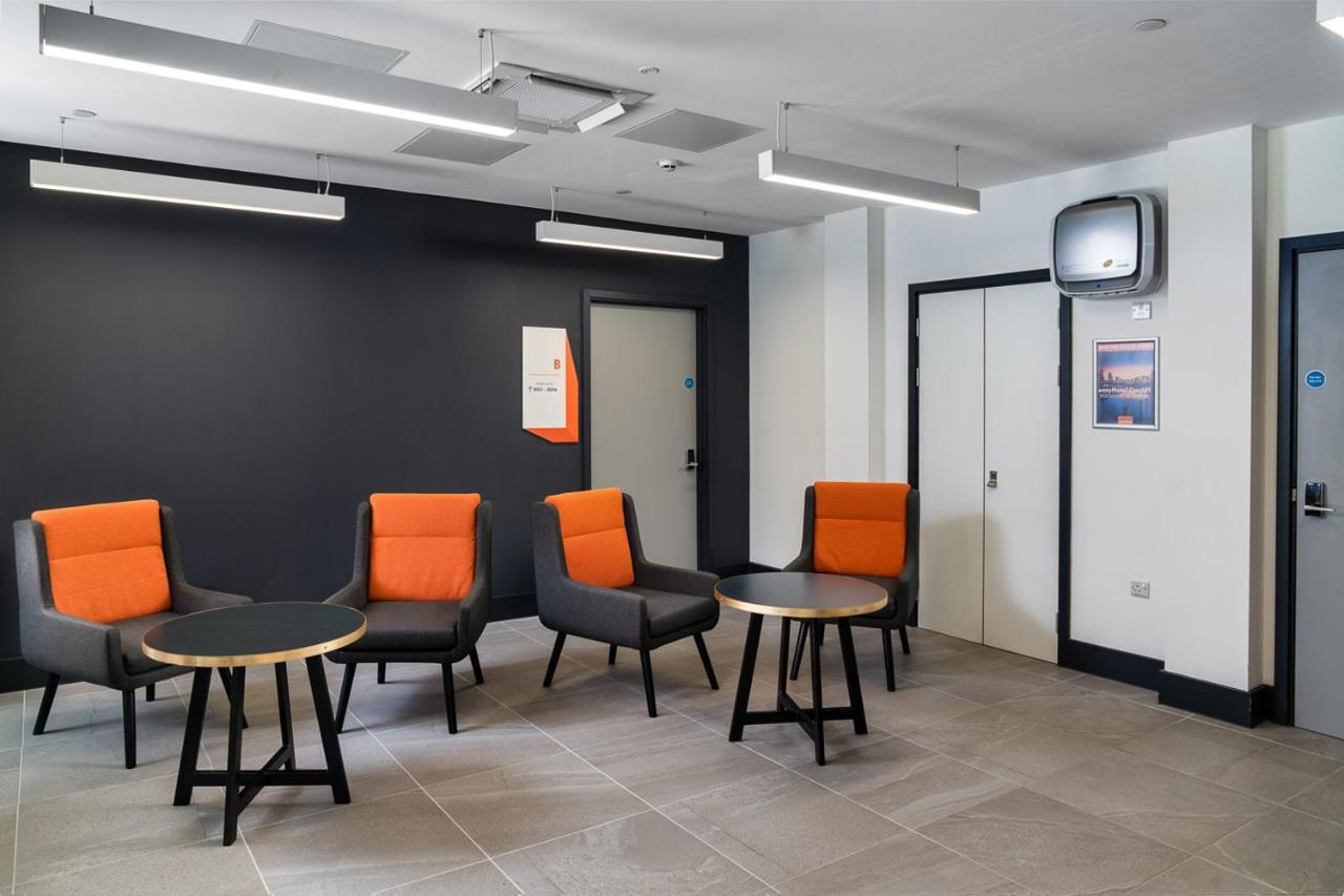 Easyhotel Cardiff Esterno foto
