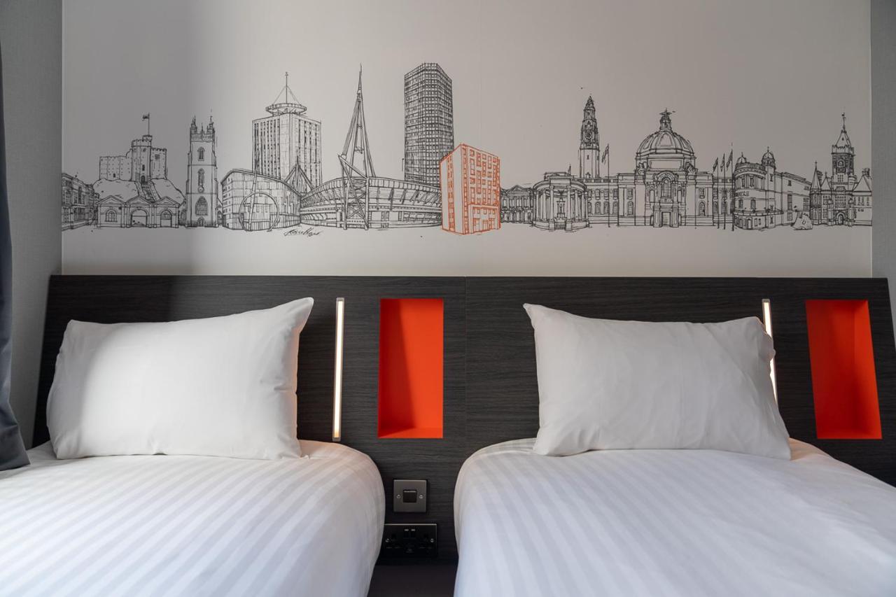 Easyhotel Cardiff Esterno foto