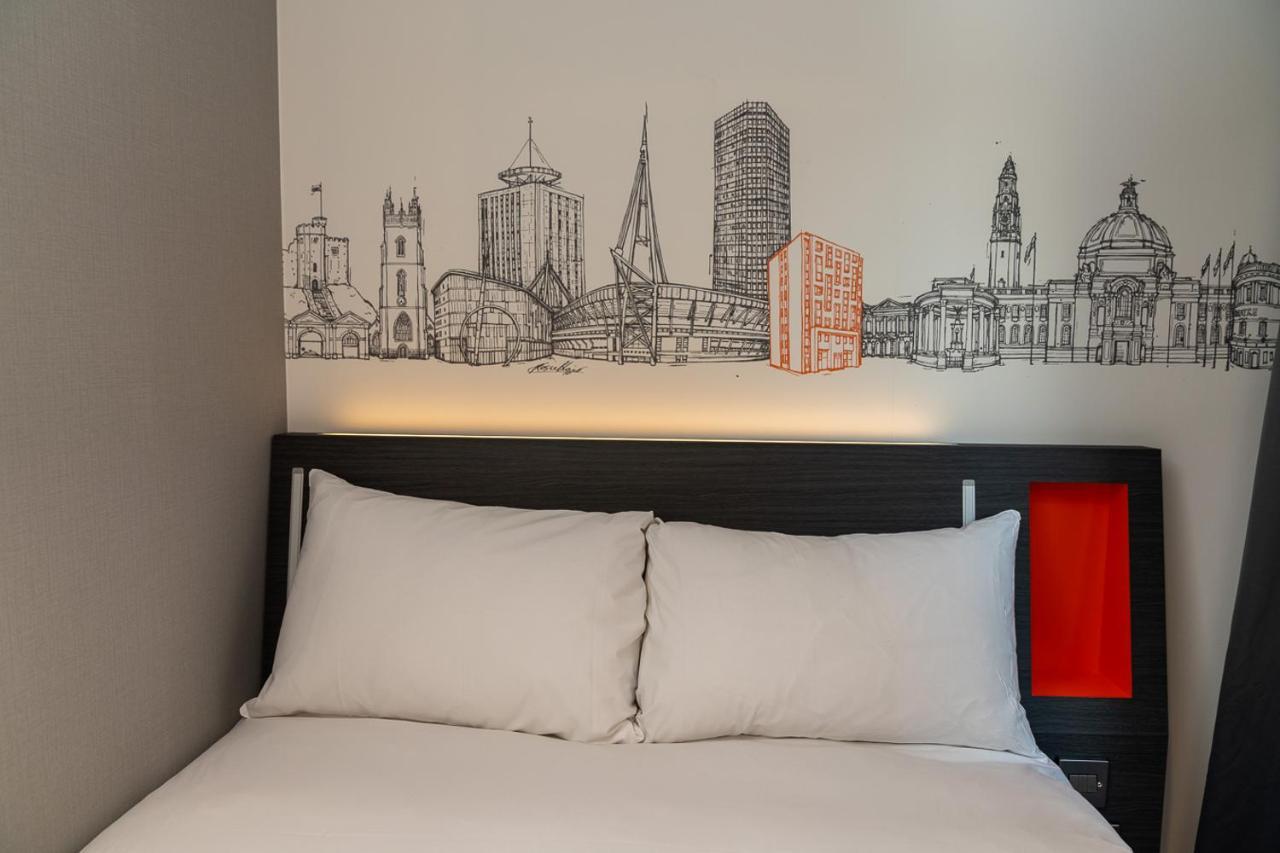 Easyhotel Cardiff Esterno foto