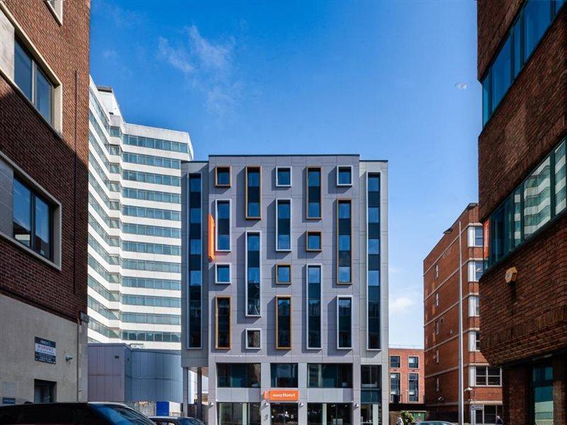 Easyhotel Cardiff Esterno foto
